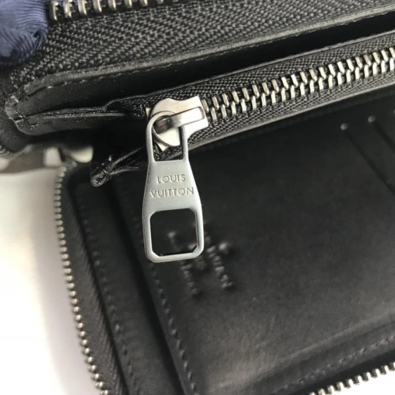 VERTICAL VUITTON LOUIS ZIPPY WALLET 0718